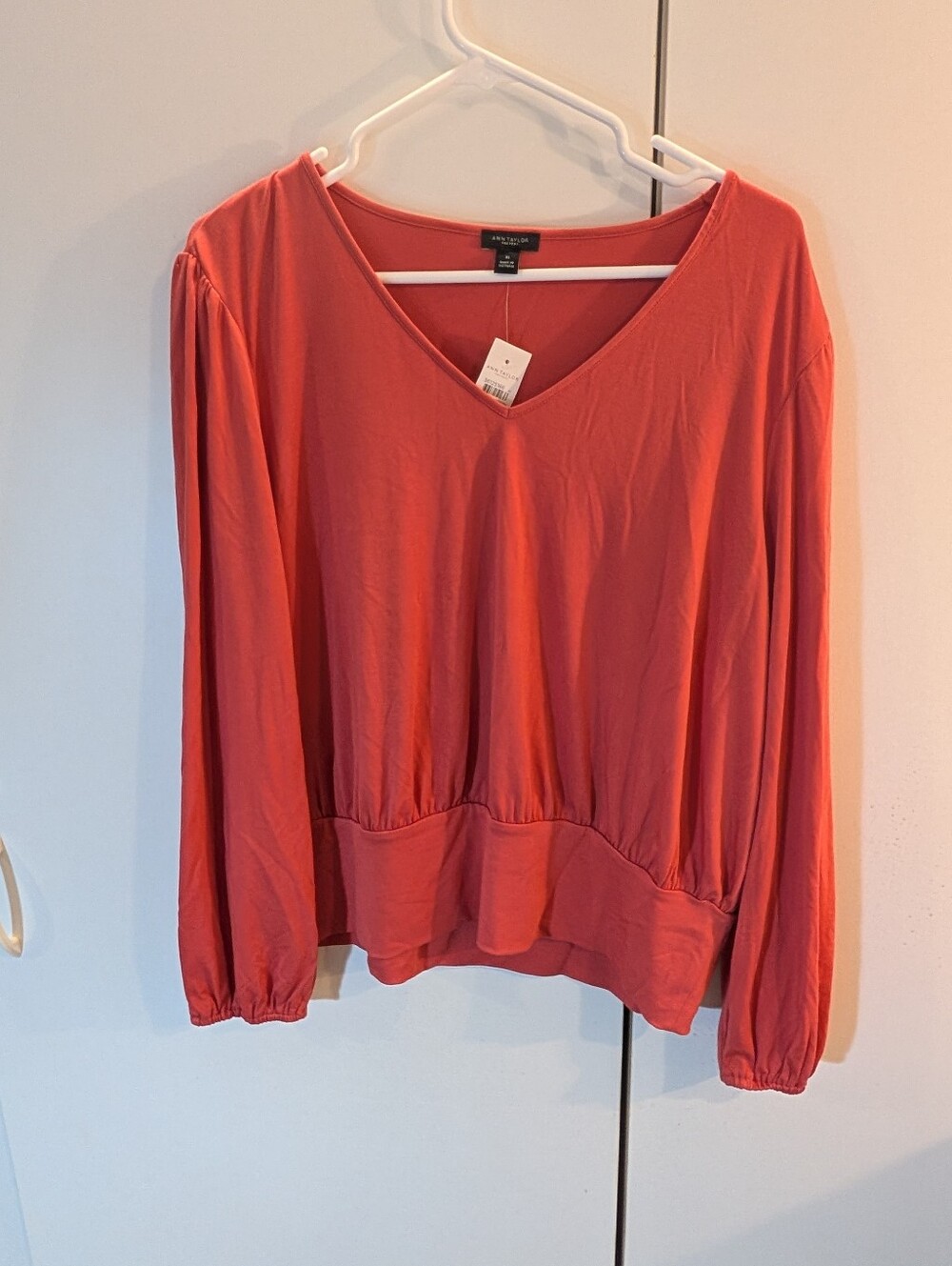 Ann Taylor Woman's XL Coral V-Neck Long Sleeve Blouse NWT